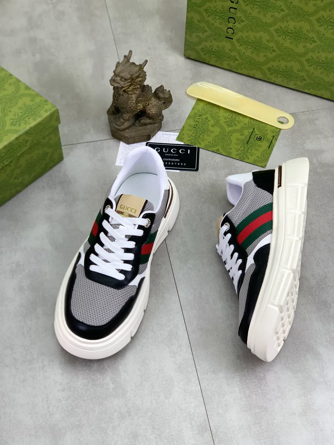 Men's shoes 💰P400💰[New style]🆘 The latest model from Gucci GUCCI official website🎁Classic casual and fashionable men's shoes👟Best model💥The style is simple and elegant, exclusive for trendy men. Unique official website latest brand elements👑Gucci original decoration, fashionable and generous, original soft calfskin fabric➕Comfortable soft first-layer pigskin lining ✅The official website specifies wear-resistant casual outsole, the classic model is photographed in real life🎬Color: 2️⃣colors available😍Number of codes: 38-44